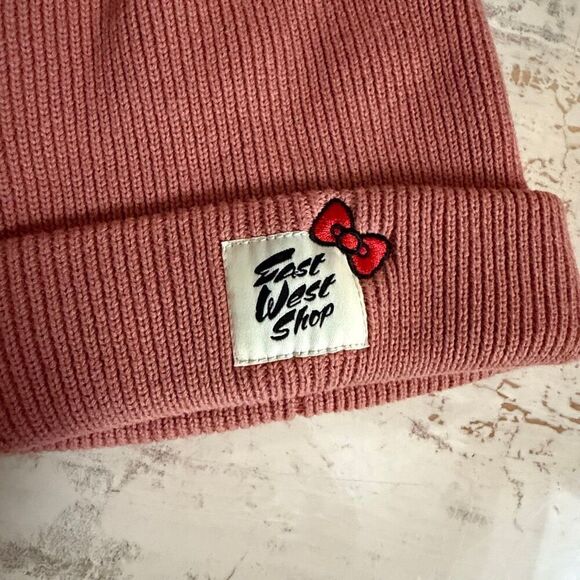 Hello Kitty x East West shop knit beanie hello kitty sanrio  sustainable fashion